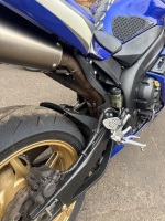 Blue Yamaha YZF-R1 2005 Includes Spare Parts and Equipment - 8