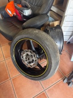 Blue Yamaha YZF-R1 2005 Includes Spare Parts and Equipment - 13
