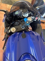 Blue Yamaha YZF-R1 2005 Includes Spare Parts and Equipment - 16
