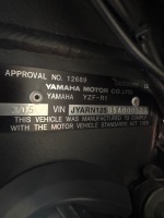 Blue Yamaha YZF-R1 2005 Includes Spare Parts and Equipment - 19