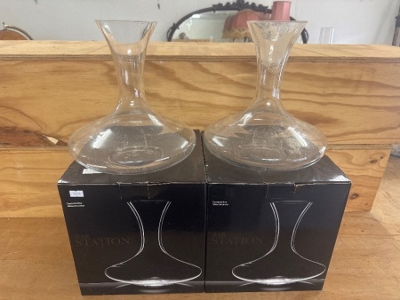 2 x Bar Station Wine Decanters