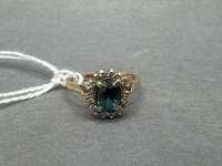 Oval Cut Sapphire Surrounded by 18 Brilliant Cut Small Diamond Ring - Size K - Evaluated at around 1000 AUD in 1992 - 2