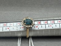 Oval Cut Sapphire Surrounded by 18 Brilliant Cut Small Diamond Ring - Size K - Evaluated at around 1000 AUD in 1992 - 5