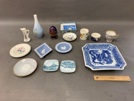 Asstd Lot of Small Ceramics inc. Wedgwood, Aynsley, B&G Denmark, Bayreuth, Poole etc.