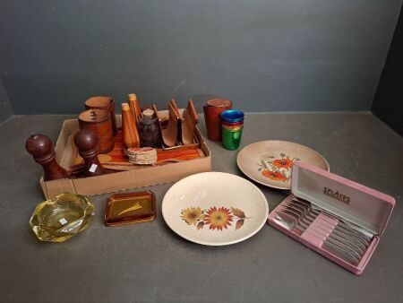 1970s Mixed Lot inc. Splayds, Enamel Travel Cups, Wooden & Leather work