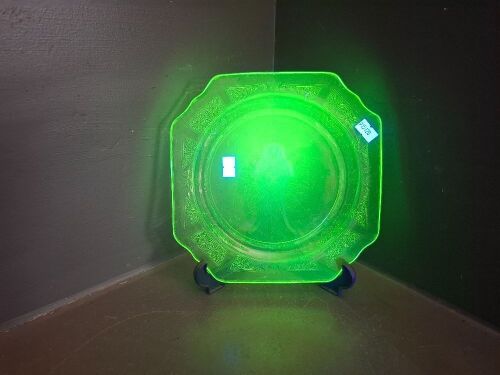 Uranium Glass Madrid Design Plate