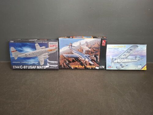 Mixed Lot of 3 Model Aircraft Kits - Scale 1:144 and 1:72