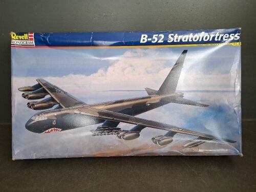Model B-52 Stratofortress Bomber - Scale 1:72