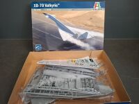 Iyaleri XB-70 Valkyrie No. 1282 1:72 Scale Model in Box as new - 2