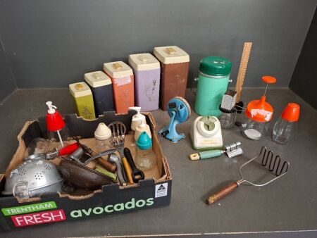 Mixed Vintage Kitchenalia Lot