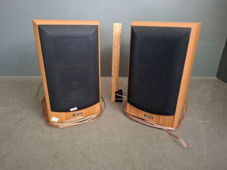 Pair of Jamo Speakers - made in Denmark