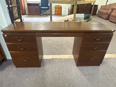 Dressing Table with 7 Drawers - Made by Chiswell