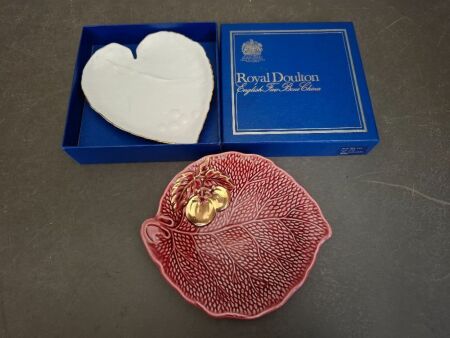 Crown Devon Fieldings Rouge Royal Leaf Dish & Royal Doulton Ambassador Heart Shaped Trinket Tray with Gum Drops