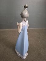 Lladro Spring Token 05604 Figurine - 3