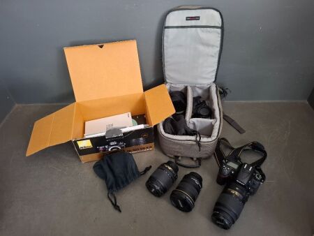 Nikon D7000 18-105 VR Camera in Camera Bag - Incs Extra Lens