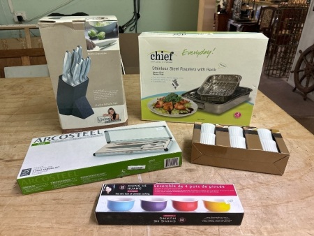 Mixed Kitchen Lot - Incs Mini Ramekins, 2x Knife Sets & Chief Stainless Steel Roasters with Rack