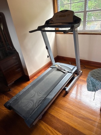 Platinum series pacer 353 treadmill