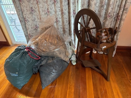 Wooden Spinning Wheel Incs Wool
