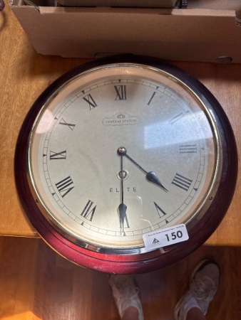 Central Station Elite wall clock
