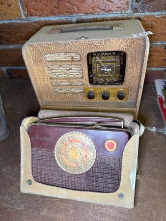 2x vintage radios - Astor, Hotpoint