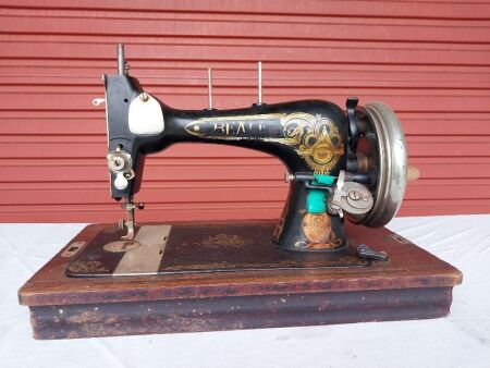Beale sewing machine--F55532