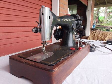 Singer sewing machine-15K-EH024510