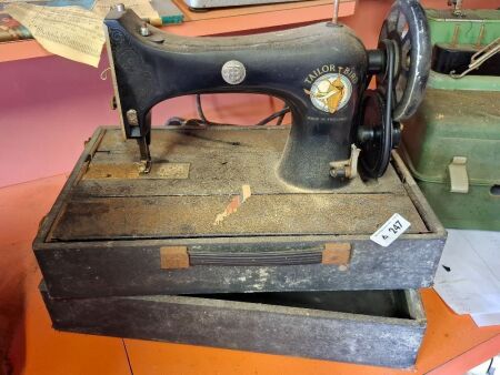 Tailor Bird Sewing Machine in Case with Electric Foot Pedal