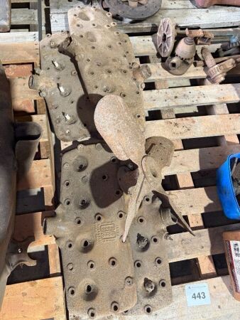Early Ford V8 heads - 21 and 24 stud