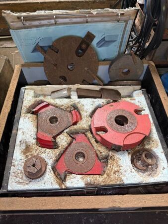 Box of spindle cutters