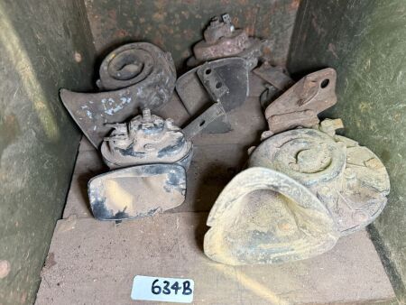 Assorted Holden horns