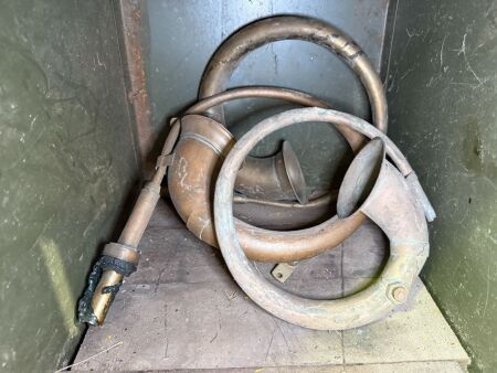 3x brass bulb horns