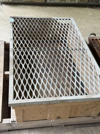 Oil drum spillage sump (Choice 640, 641)