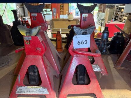 2 x Heavy & 2 x Light Truck stands