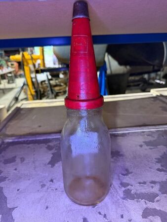 BT NSW Oil Bottle with Plastic Shell Pourer & Metal Cap