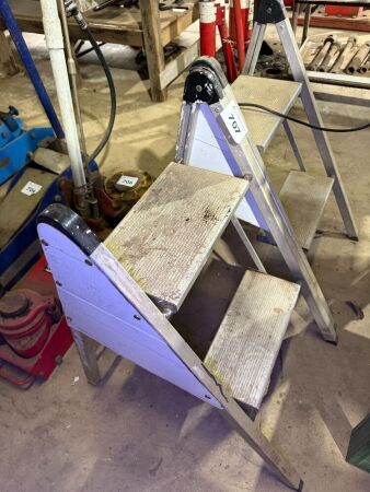 2 x 2 Step Aluminium Ladders