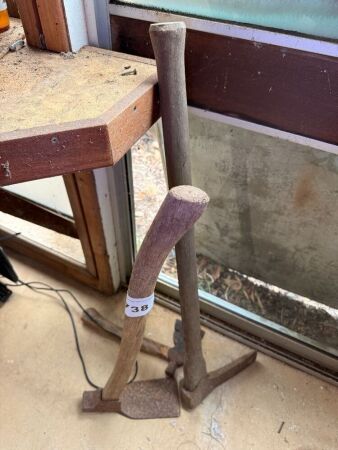 Adze, Morticing Axe & Trap Setter / Hatchet