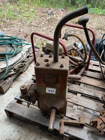 Buzacot stationary engine with crank handle