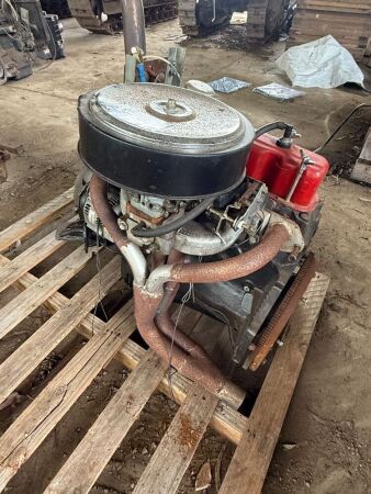 Chevrolet 4cyl crate engine - set up to fit into a Ford Model A