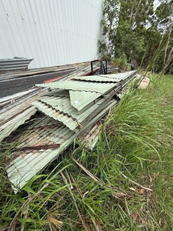 Bulk lot of corrugated sheeting