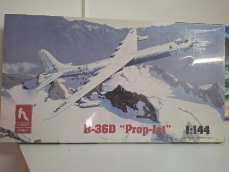 Hobby Craft B-36D Prop Jet 1:144 Scale Model Plane