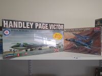 Lindberg Handley Page Victor 1:96 & Academy Super Etendard 1:72 Model Planes