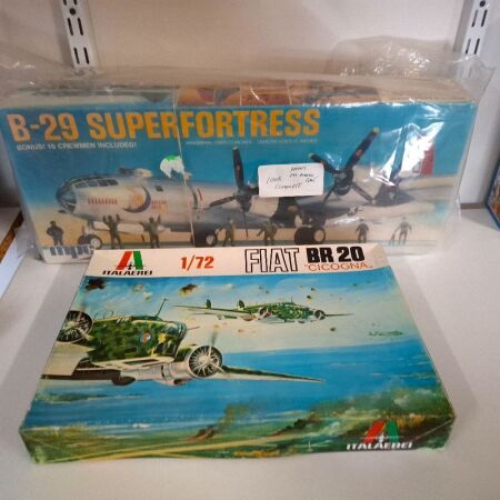MPC B-29 Superfortress 1:72 & Italaerei Fiat BR20 Cicogna 1:72 Model Plane