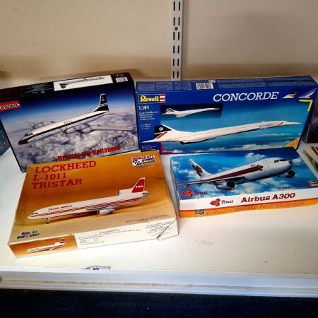 Roden Bristol 175 Britannia, Revell Concorde, Hasegawa Airbus 300 Thai, Minicraft Lockhead L-1011 Tristar