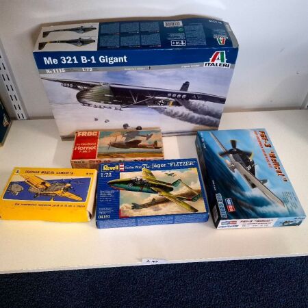 Italeri Me 321 b-1 Gigant, Frog Hornet, Revell TL-Jager flitser & Hobby Boss F6F-3 Hellcat
