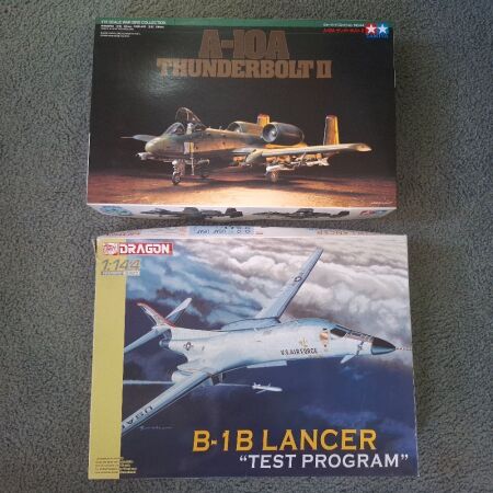 Tamiya A-10A Thunderbolt 2 & Dragon B-1B Lancer Test Program 1:144