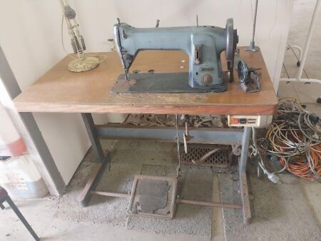 Singer 331K5 Sewing Machine