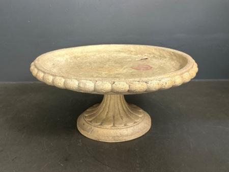 Concrete pedestal centrepiece for garden display