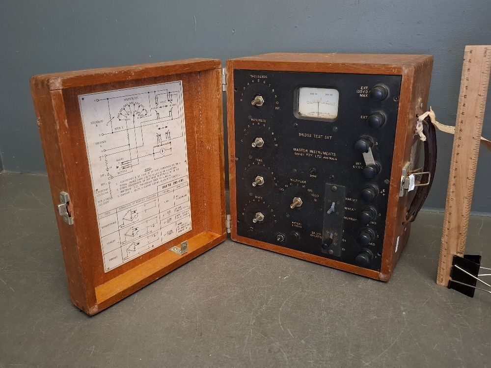 Master Test Instrument Master Instruments Australia “Bridge Test Set”, Timber case, dovetail ...