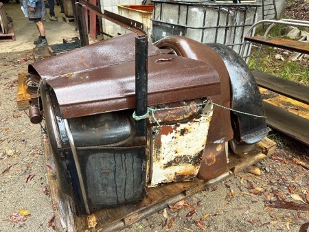 2x Ford Model A cowls + rear mudguards