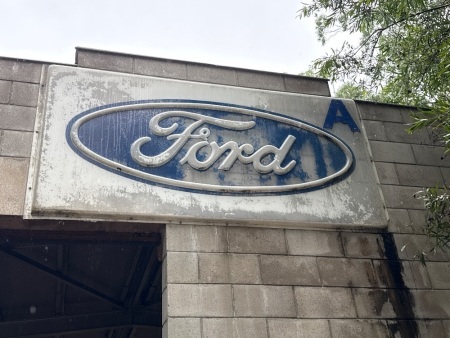Large embossed Ford sign + service sign (plastic)